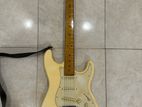 Guitar Fender Stratocaster California Series (Corona, California).
