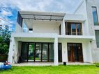 Half Buid 03 Story House for Sale Nugegoda Nawinna Rd