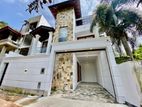 HAS204 - 🪂🪂 Luxurious House for Sale in Piliyandala