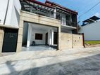 HAS210 - Brand New Luxury Quality Valuable House for Sale in Piliyandala