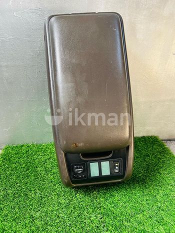 Hiace /Dolphin Console Box