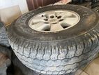 Hilux Tyre Set With Allow Wheels 31/10/15