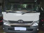 Hino Dutro 300 2015