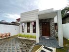 HMR160 - Modern Single Storey House for Rent in Piliyandala