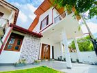 Home for Sale in Athurugiriya – Millennium City Heartland