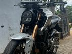 Honda CB125R 2023