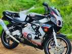Honda CBR 250RR MC22 Gullarm 2008