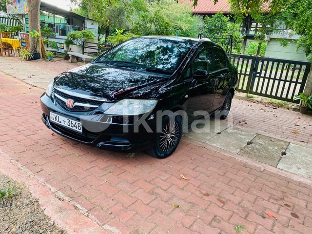 Honda Fit Aria 2006 photo 2