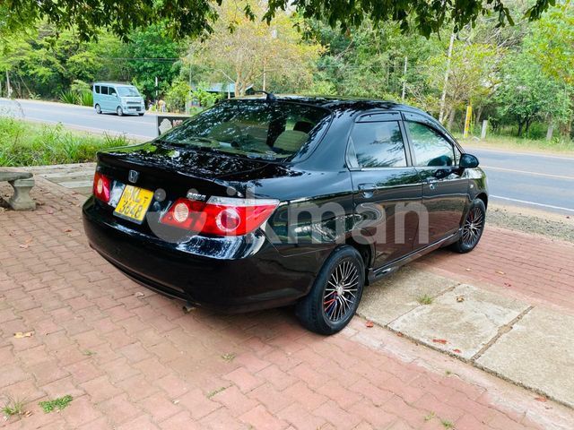 Honda Fit Aria 2006 photo 3