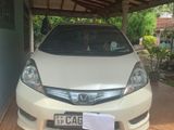 Honda Fit Shuttle 2012