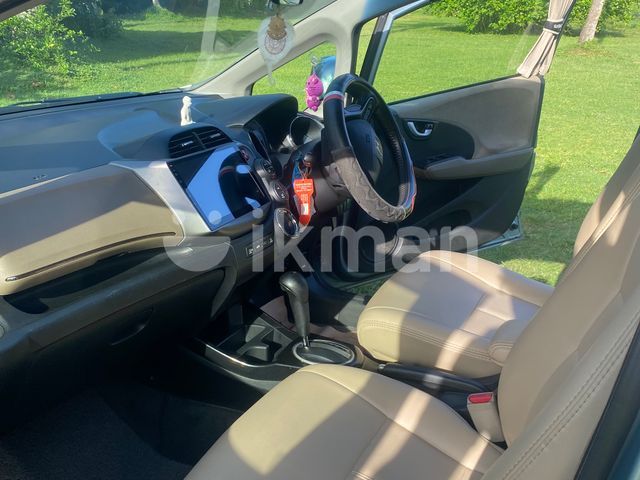 Honda Fit Shuttle 2012 photo 2