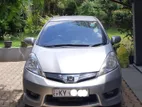 Honda Fit Shuttle 2013