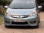Honda Fit Shuttle 2013