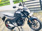 Honda Hornet CB 160R 2016