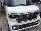 Honda N-Box Custom 2024