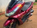Honda PCX160 Red 2022
