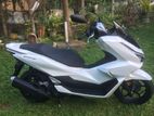 Honda PCX 2025