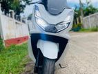 Honda PCX160 Pearl White 2024