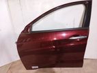 Honda Vezel RU3 Front Door Lift Side