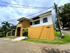 House Built With Jeffery Bawa Style Architecture - Battaramulla