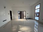 House For Rent In 5th Lane, Colombo 03 - 3962