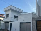 House for Rent in Malbourne Avenue - Colombo 04 (C7-5712)