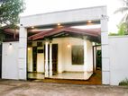 House for Sale in Athurugiriya
