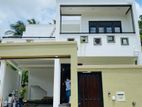 House for sale in Athurugiriya.