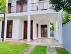 House for sale in Athurugiriya. Hs-472