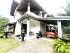 House for Sale in Ja-Ela : 4-Bedroom Residence