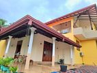 House for sale in Kahathuduwa