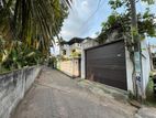 House for sale in Nugegoda Ds70000