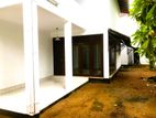 House For Sale in Rathmalana