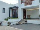 HOUSE FOR SALE IN THALAWATHUGODA (FILE NO - 527A/1)