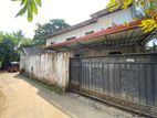 House From Narahenpita Off Kirimndala Mw - Cannel Rd