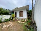 House in Moratuwa Off Mendis Rd - Built 10 p Land Extent