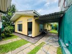 House With 3 Bedrooms - Bathrooms AC Battaramulla Pipe Rd