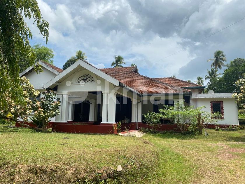 House with Land for Sale in Gampaha Wallawwa CH939 ikman