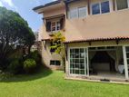 House with large garden for Rent at Colombo 6, pamankada