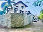 House with Private Pool for Sale – Thalapathpitiya