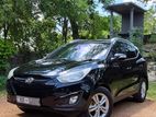 Hyundai Tucson SUV 2011