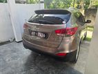 Hyundai Tucson SUV 2011