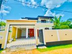 ඉහළ ප්‍රමිතියෙන් යුතු අලුත්ම දෙමහල් නිවසක් විකිණීමට ගෝනපොල හංදියට ආසන්නව