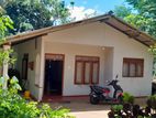 ඉංගිරියේ කළු ගඟට මායිමේ ඇති නිවස හා ඉඩම