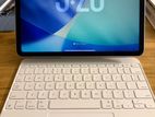 Apple iPad Air 11" (M3) with Magic Keyboard