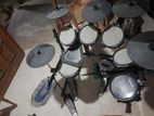 Drum Set Electric v Tama Foot