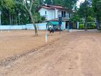 ජා ඇල ඒකල මිනුවන්ගොඩ 5 පාරට ඇවිදින දුරින් බිම් කොටස්