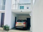 (K114) Spacious Two-Unit House for Rent in Kelaniya