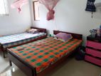 කාමර කුලියට ගැහැණු ළමුන් - බොරලැස්ගමුව