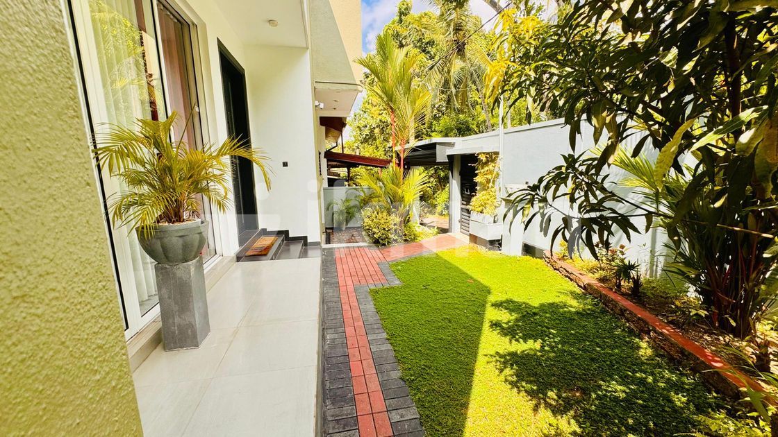 Kadawatha City Limit Elegant Two Storey House for Sale | ikman